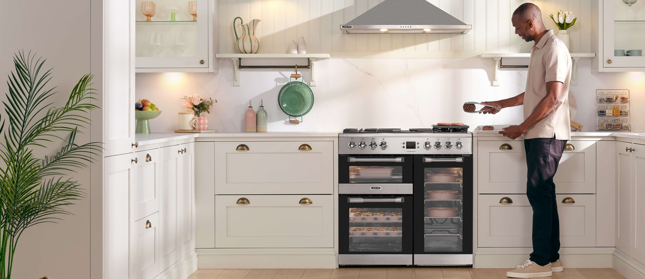 shop banner Leisure | Experience the joy of cooking like never before with a Leisure range cooker.